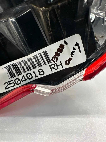 2018 TO 2024 TOYOTA CAMRY TAIL LIGHT RIGHT SIDE QUARTER INCANDESCENT OEM 8155006720