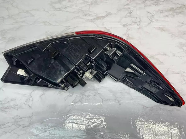 22 23 24 HONDA CIVIC LUZ TRASERA LADO DERECHO PANEL DE CUARTO CONJUNTO OEM 33500T20A01