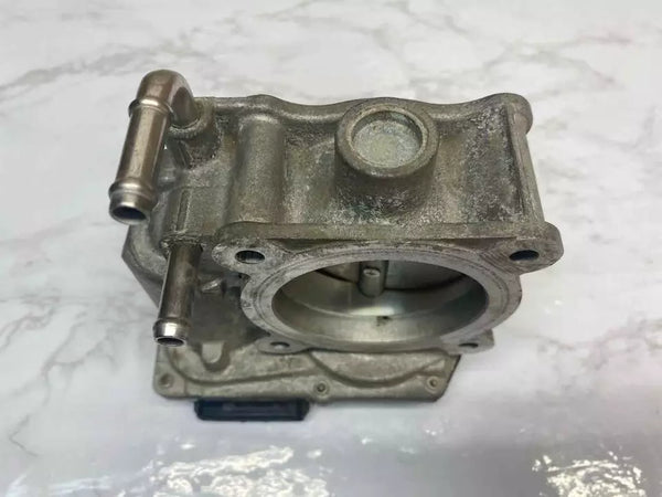 18 19 20 21 LEXUS NX300 CUERPO DEL ACELERADOR CONJUNTO DE VÁLVULA DEL CUERPO DEL ACELERADOR OEM 2203036040