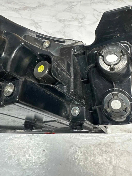 2022 TO 2023 TOYOTA COROLLA CROSS TAIL LIGHT QUARTER RIGHT SIDE ASSY OEM 815500A170 LED