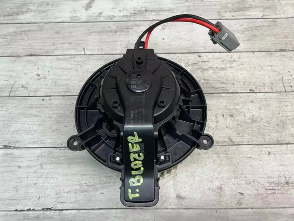 21 22 CHEVROLET TRAIL BLAZER BLOWER MOTOR HVAC AC HEATER FRONT OEM 42737329