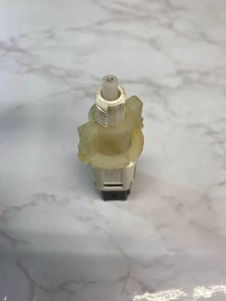 16 17 18 19 20 21 22 23 NISSAN ROGUE INTERRUPTOR DE FRENO PEDAL DE LUZ DE FRENO INTERRUPTOR DE FRENO OEM F85CS23