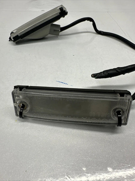 2010 TO 2021 TOYOTA 4RUNNER LICENSE PLATE LIGHT RIGHT SIDE LAMP ASSEMBLY OEM