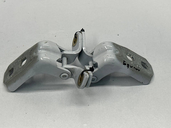 2023 CHEVY EQUINOX DOOR HINGE 80066P SET CODE 140X WHITE FRONT LEFT SIDE OEM