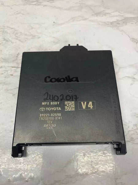 Módulo de control BCM multired Toyota Corolla Sedán 2020 21 22 23 OEM 8922102590