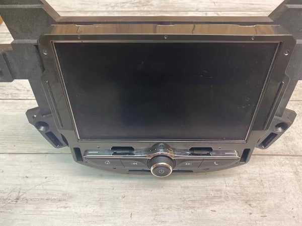 Chevrolet Trail Blazer radio am fm 21 22 screen & receiver 7.0" OEM asy 84950429