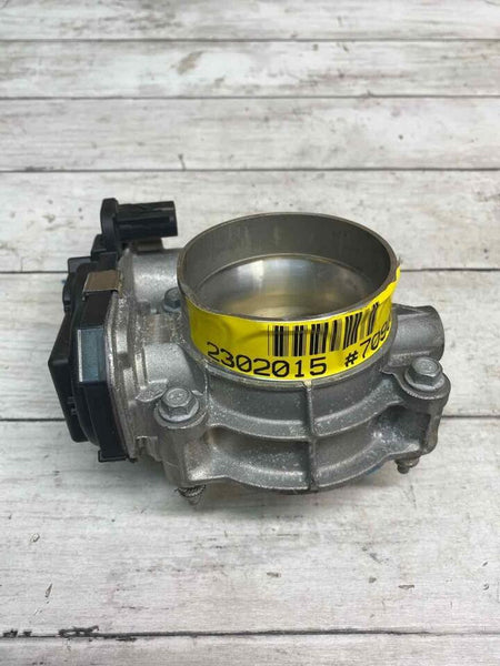 Chevrolet Traverse throttle body 12 to 23 valve assy OEM 12670981 small cracked