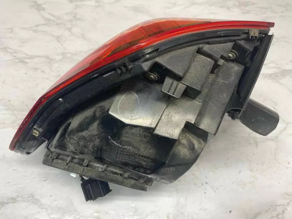 16 TO 19 VOLKSWAGEN PASSAT TAIL LIGHT RIGHT SIDE QUARTER INCANDESCENT 561945096P