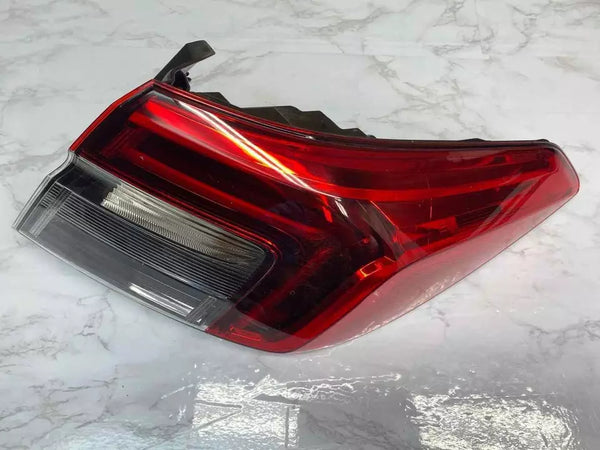 22 23 24 HONDA CIVIC LUZ TRASERA LADO DERECHO PANEL DE CUARTO CONJUNTO OEM 33500T20A01