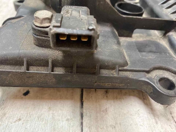 Hyundai Elantra valve cover 2011 2016 1.8 liter 4 cyl sedan assy OEM 224102E000