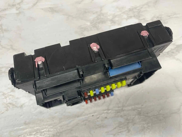 2018 TO 2020 JEEP RENEGADE FUSE RELAY CONTROL BCM UNIT ASSEMBLY OEM 00521150820