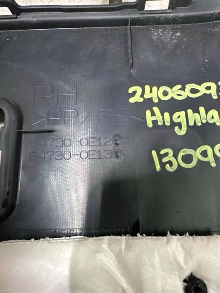20 21 22 23 24 TOYOTA HIGHLANDER QUARTER PANEL RIGHT SIDE TRUNK TRIM COVER OEM 647300E121