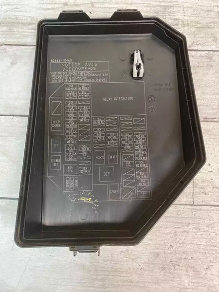 18 19 20 TOYOTA CHR RELÉ DE LA CAJA DE FUSIBLES DEL MOTOR CONJUNTO DE LA CAJA DE FUSIBLES DEL MOTOR OEM 8266610040