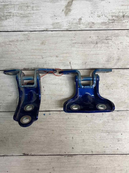 KIA FORTE 19 A 22 BISAGRAS DE PUERTA SEDÁN TRASERA DERECHA CONJUNTO SUPERIOR E INFERIOR OEM