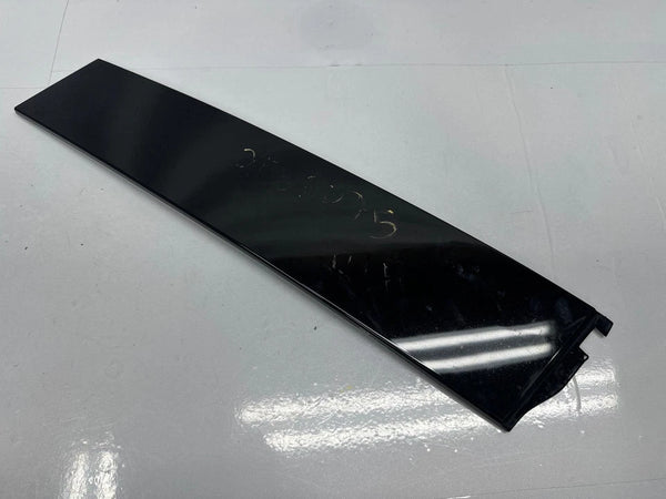 2020 GMC YUKON APPLIQUE MOULDING B PILLAR REAR LEFT SIDE ASSEMBLY OEM 84263148