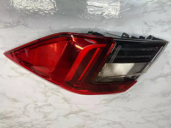 22 23 24 HONDA CIVIC LUZ TRASERA LADO DERECHO PANEL DE CUARTO CONJUNTO OEM 33500T20A01
