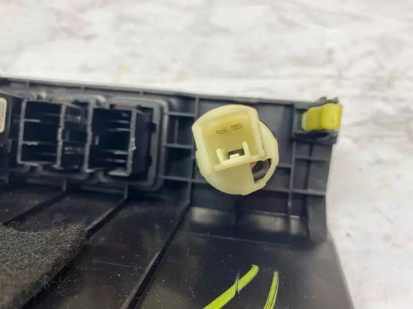 14 15 16 17 18 19 TOYOTA COROLLA CENTER CONSOLE USB PORT & JACK AUDIO ADAPTOR OEM 861900R010