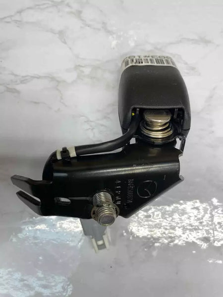 20 21 22 23 MAZDA CX-30 CINTURÓN DE SEGURIDAD TRASERO HEBILLA DEL CINTURÓN DE SEGURIDAD LADO IZQUIERDO CONJUNTO OEM