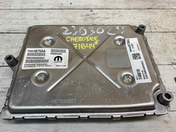 Jeep Cherokee engine control module 2019 ecu ecm 3.2L OEM 68328875AA dented