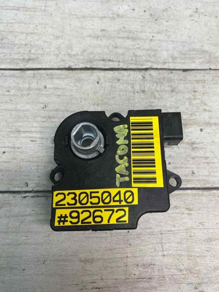 Toyota Tacoma air flap motor 23 hvac ac heater vent servo actuator OEM 62425029