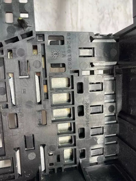 18 19 20 21 22 23 CHEVROLET EQUINOX CAIXA DE JUNÇÃO MOTOR BATERIA FUSÍVEL RELÉ OEM 84237808