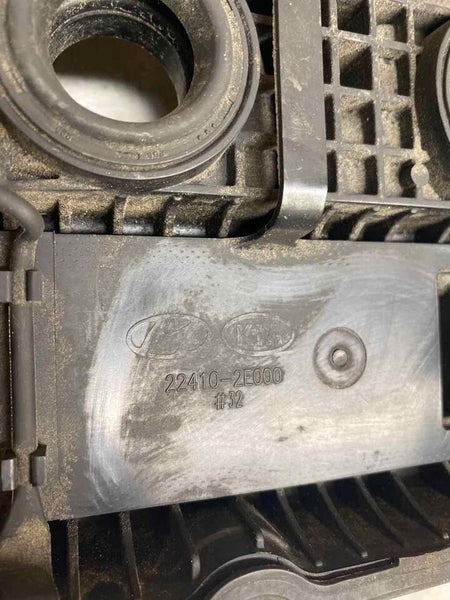 Hyundai Elantra valve cover 2011 2016 1.8 liter 4 cyl sedan assy OEM 224102E000