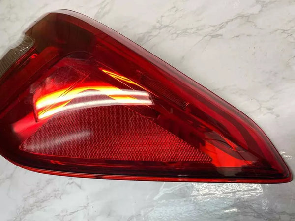22 23 24 HONDA CIVIC LUZ TRASERA LADO DERECHO PANEL DE CUARTO CONJUNTO OEM 33500T20A01