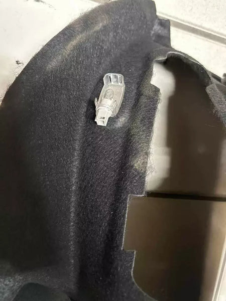 14 15 16 17 18 19 MERCEDES CLA250 TAMPA DO PORTA-MALAS LADO ESQUERDO OEM 1176907300