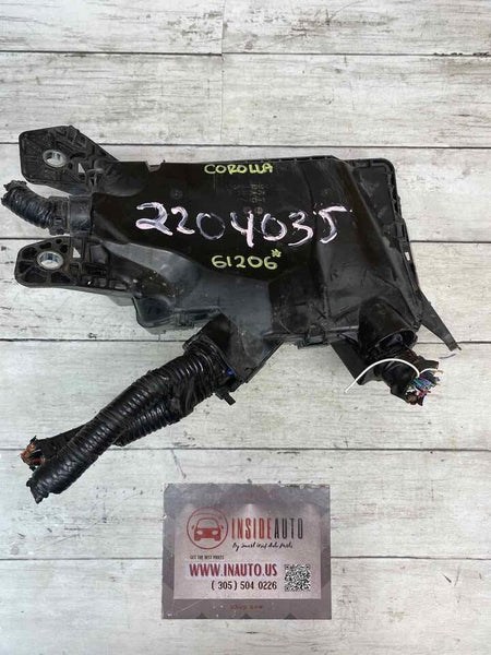 Caja de fusibles del motor Toyota Corolla 2022 sedán 1.8L híbrido, relé de fusibles OEM 8266212C60