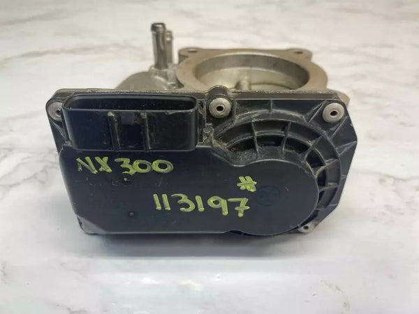 18 19 20 21 LEXUS NX300 CUERPO DEL ACELERADOR CONJUNTO DE VÁLVULA DEL CUERPO DEL ACELERADOR OEM 2203036040