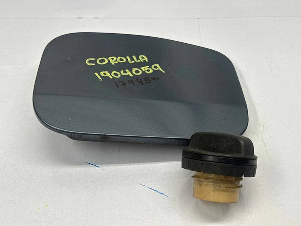 2014 TO 2019 TOYOTA COROLLA FUEL TANK DOOR REAR GAS CAP LID ASSY OEM 7735002132