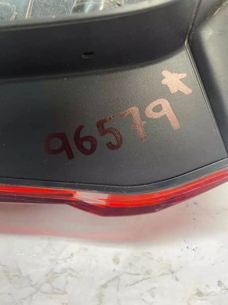 16 TO 19 VOLKSWAGEN PASSAT TAIL LIGHT RIGHT SIDE QUARTER INCANDESCENT 561945096P