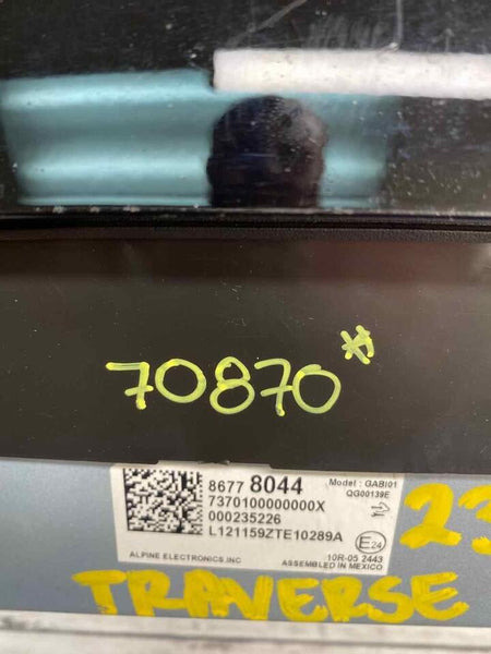 Receptor y control de pantalla de radio am fm 2022 para Chevy Traverse. OEM 86778044. La pantalla está rota, solo para repuestos.