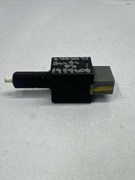2018 HYUNDAI SANTA FE BRAKE PEDAL SENSOR CONTROL BUTTON SWITCH OEM 938133S800