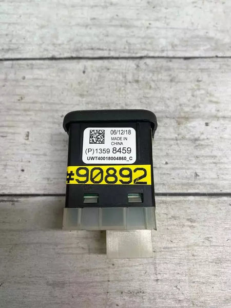 Carregador USB de porta dupla Chevrolet Equinox 2019 OEM assy 13598459