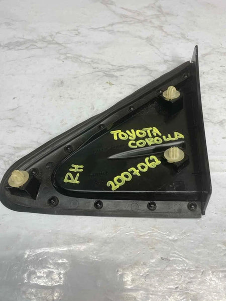 2020 TO 2024 TOYOTA COROLLA FENDER CORNER MOLDING FRONT PASSANGER SIDE OEM 6011712070