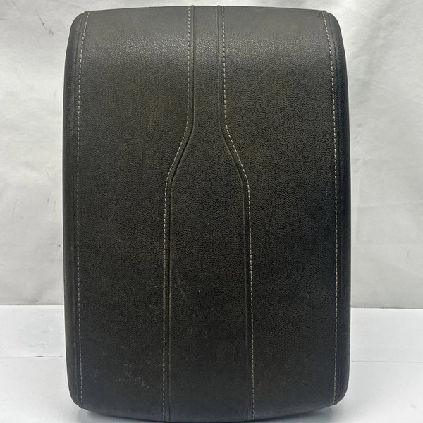2018 TO 2021 CHEVROLET TRAVERSE CENTER CONSOLE ARMREST ASSY OEM 84323324 BLACK