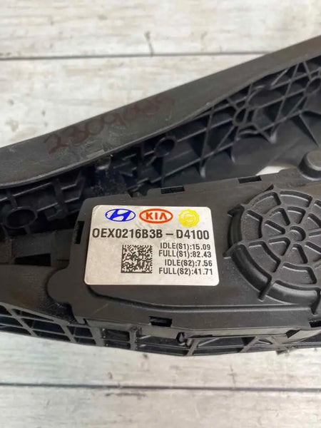 Hyundai Santa Fe accelerator pedal 19 23 2.4L pedal assy OEM OEX0216B3BD4100