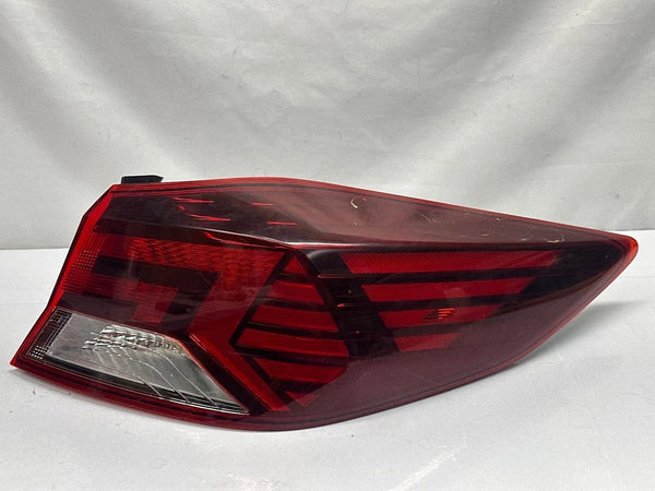 2020 HYUNDAI ELANTRA TAIL LIGHT RIGHT SIDE QUARTER INCANDESCENT 92402F2510 SEDAN