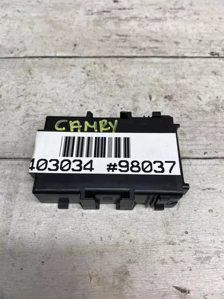 18 19 20 TOYOTA CAMRY NETWORK GATEWAY CONTROL MODULE UNIT ASSY OEM 8910006010