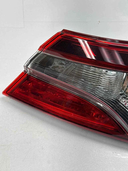 2018 TO 2024 TOYOTA CAMRY TAIL LIGHT RIGHT SIDE QUARTER INCANDESCENT OEM 8155006720