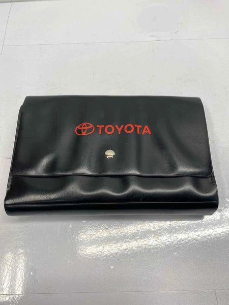 2022 TOYOTA COROLLA OWNERS MANUAL OWMERS MANUAL OEM 864NJ210800