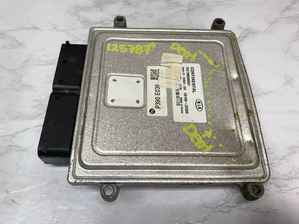 19 20 21 22 23 UNIDADE DE CONTROLE DO MOTOR KIA FORTE ECU ECM 2.0L SEDAN OEM 391992E036 TEM UM AMASSADO