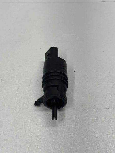 2012 TO 2017 BMW 320 WASHER PUMP MOTOR BOTTLE ONLY PUMP MOTOR OEM 67127302589