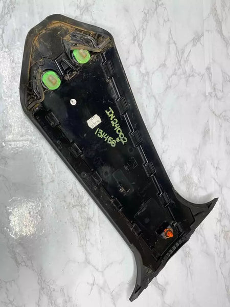 2014 15 16 17 18 19 MERCEDES CLA250 PILAR B CUBIERTA DE PILAR B LADO DERECHO OEM 1176900279