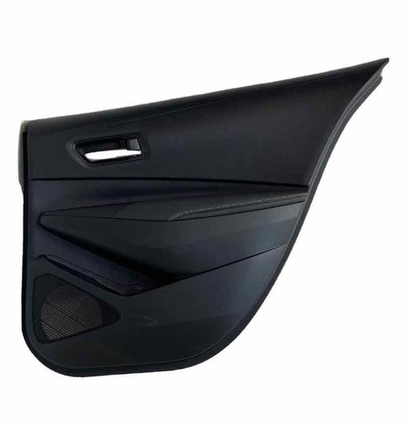 20 21 22 TOYOTA COROLLA MOLDURA DEL PANEL DE LA PUERTA TRASERA DERECHA DE CUERO NEGRO OEM 6763012R60C3