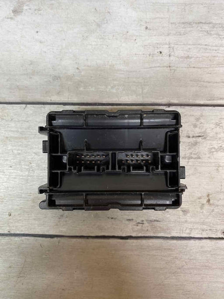 Conjunto de caja de relé de fusibles para Toyota CHR 2021 OEM 8264147050