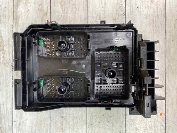 CHEVROLET EQUINOX 1.5L MOTOR RELÉ CAJA DE FUSIBLES CONJUNTO OEM 23246682