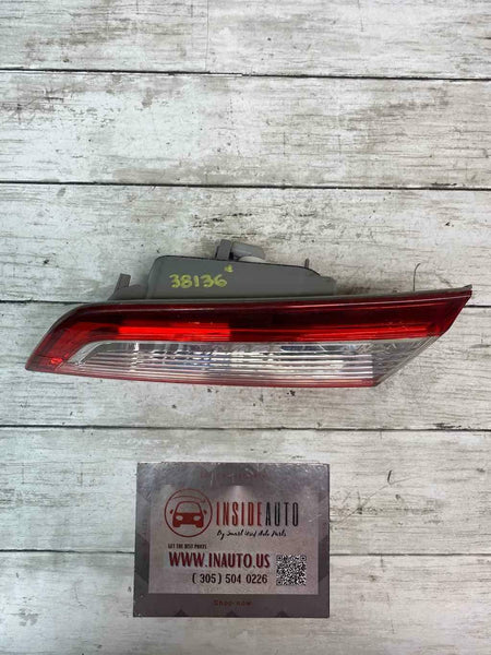 2012 2014 TOYOTA CAMRY PASSENGER SIDE TAIL LIGHT LID GATE MOUNTED ASSY 8158006380