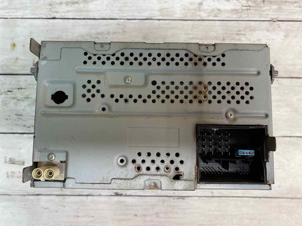 2011 2014 VOLKSWAGEN JETTA NO GLI RECEPTOR DE RÁDIO CONJUNTO OEM 1K0035164D